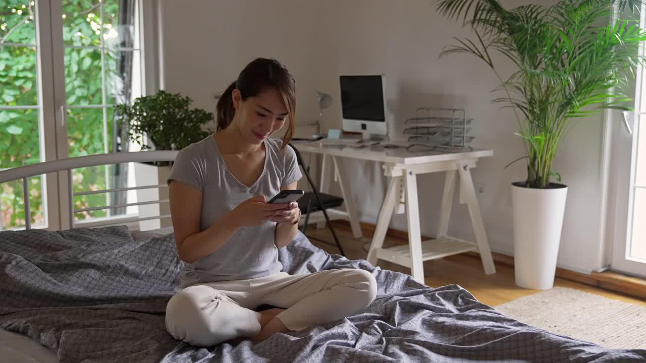 一名日本女子在自拍视频素材