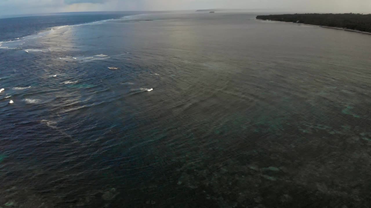 海的航拍，卢纳将军，Siargao岛，菲律宾视频素材