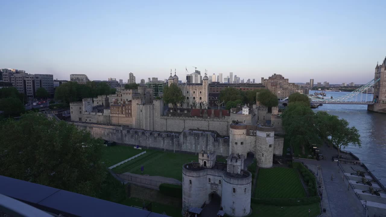 伦敦塔桥和日落时的伦敦塔，从伦敦，英格兰，英国，欧洲视频素材