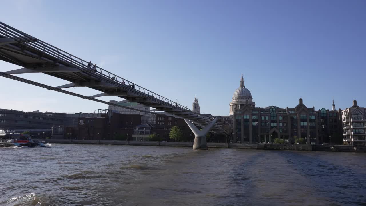 伦敦市从泰晤士河上游船，伦敦，英格兰，英国，欧洲视频素材