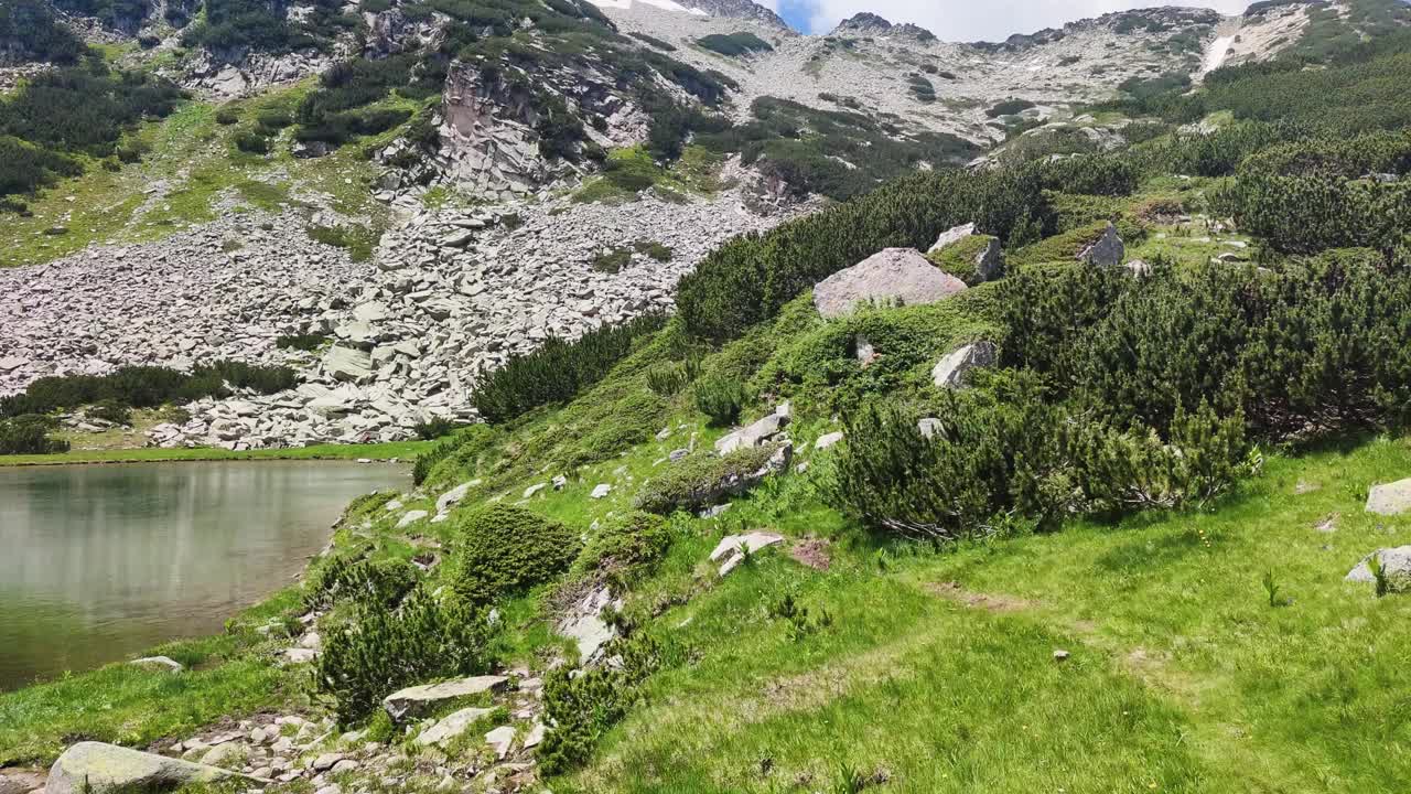 保加利亚皮林山穆拉托沃湖的夏日景色视频素材