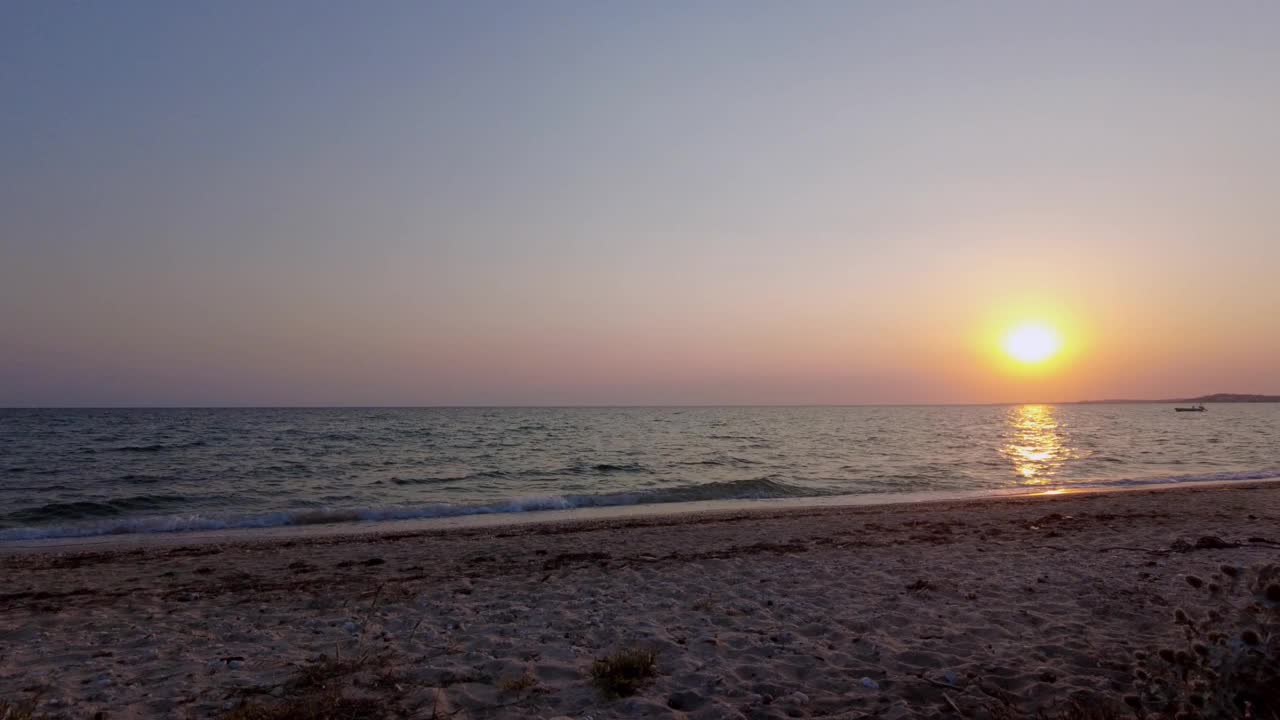 时间流逝。令人惊叹的美丽多彩日落。希腊岛。难忘的观点。惊人的背景。视频素材