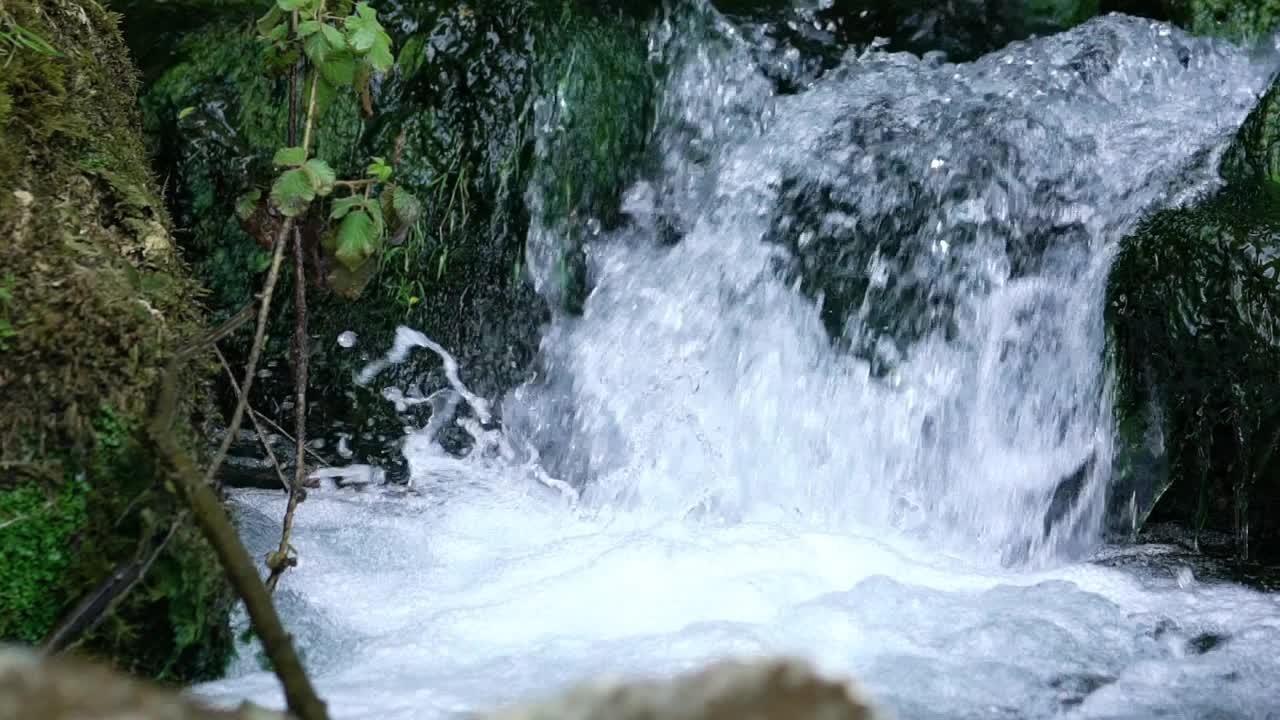 冷山涧瀑布视频素材