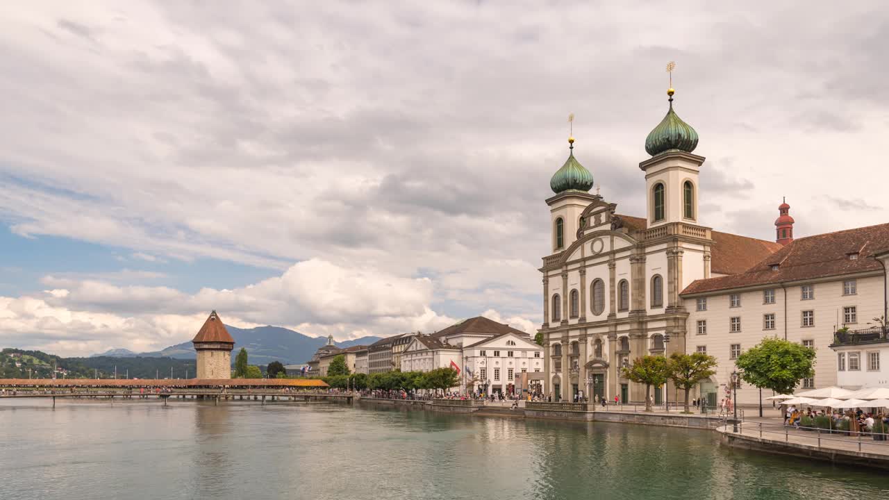 瑞士卢塞恩(Luzern) 4K延时，教堂桥的城市天际线时间流逝视频素材