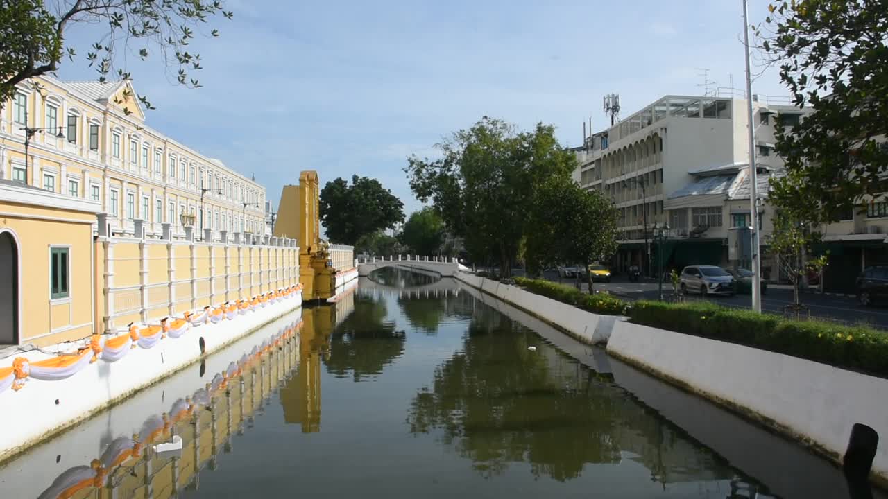 泰国曼谷的Khlong Khu Mueang Doem或旧城市护城河或Khlong Lot视频素材