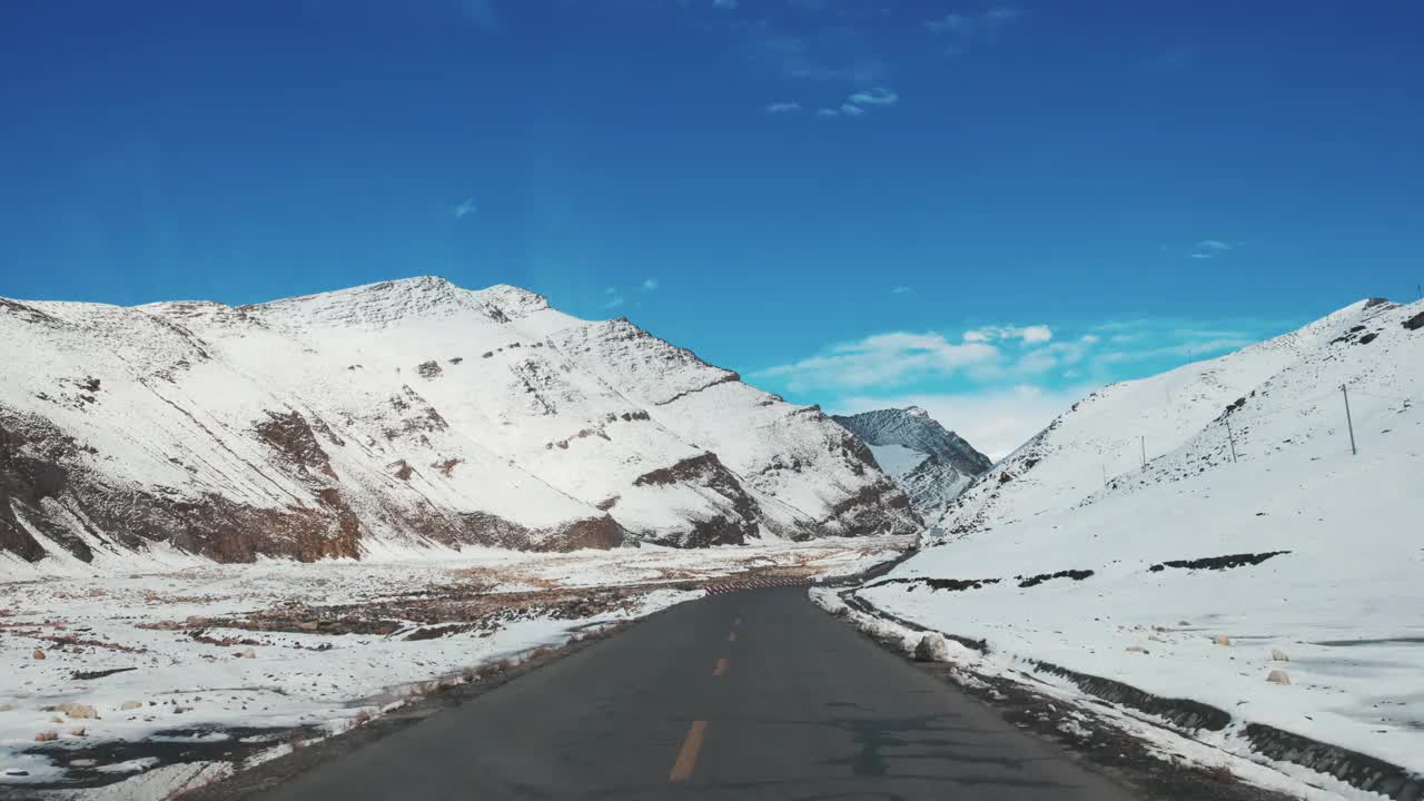 雪域高原公路，日喀则地区，西藏，中国，亚洲青藏高原视频素材