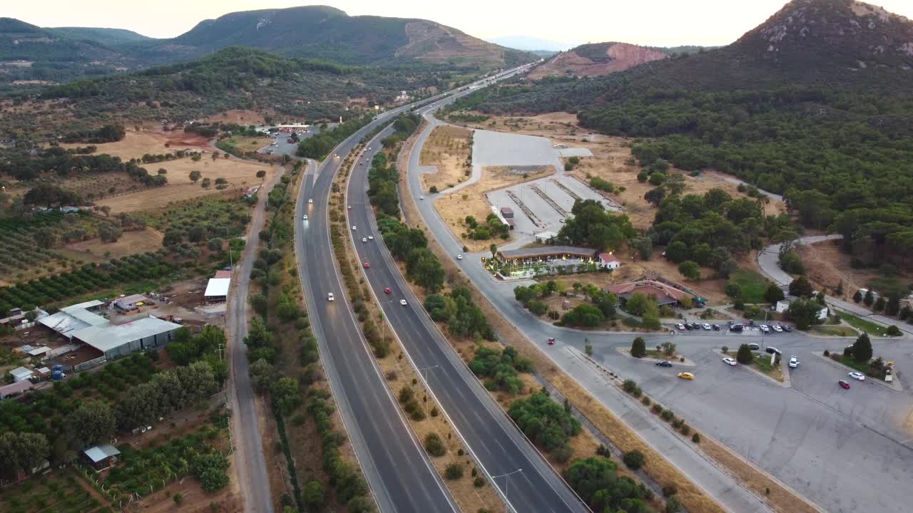 Çeşme-Aydın高速公路鸟瞰图视频素材