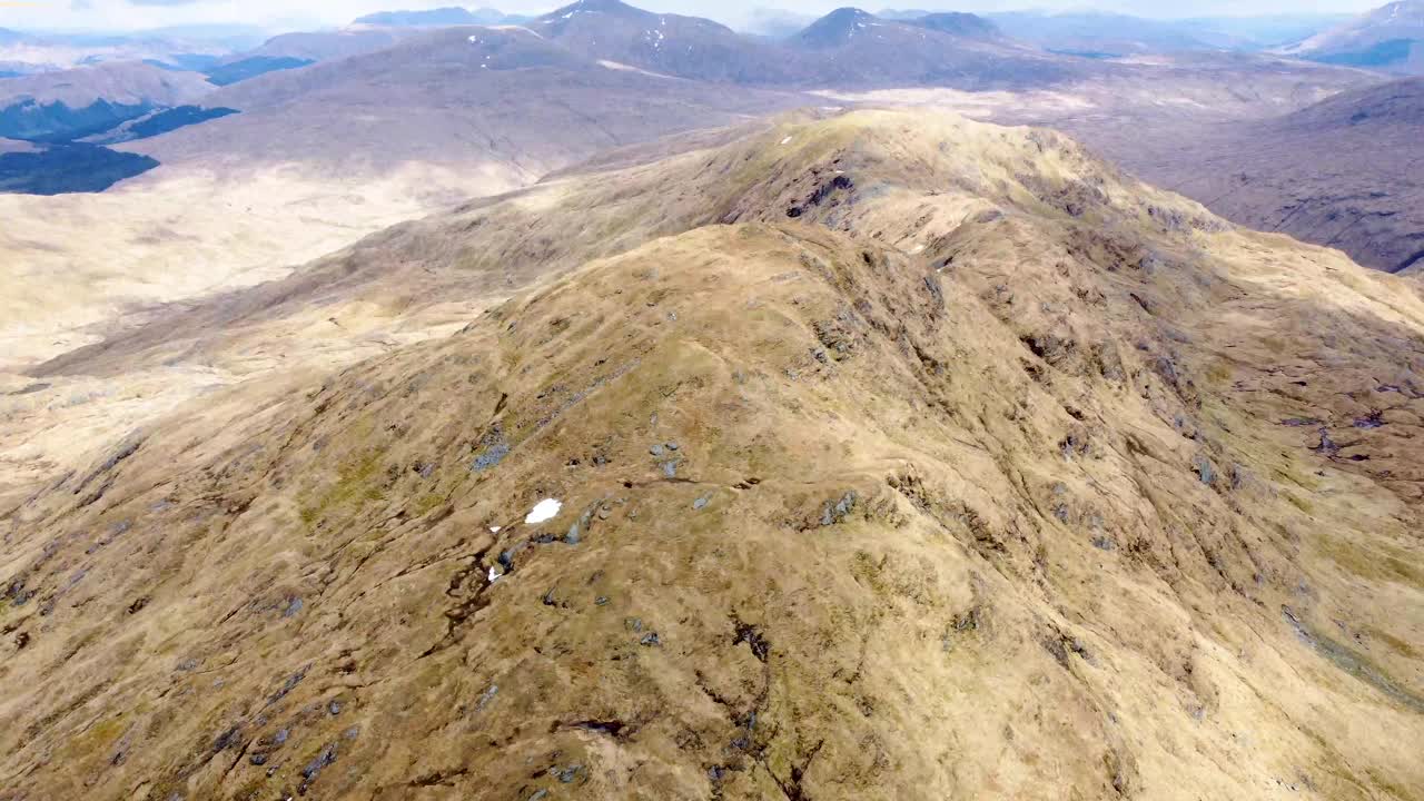 飞向Munro Beinn Bhuide，苏格兰高地视频素材