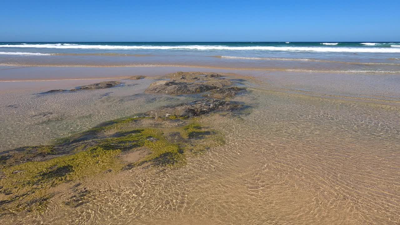 海滩-沙子-岩石-海洋-海洋视频素材