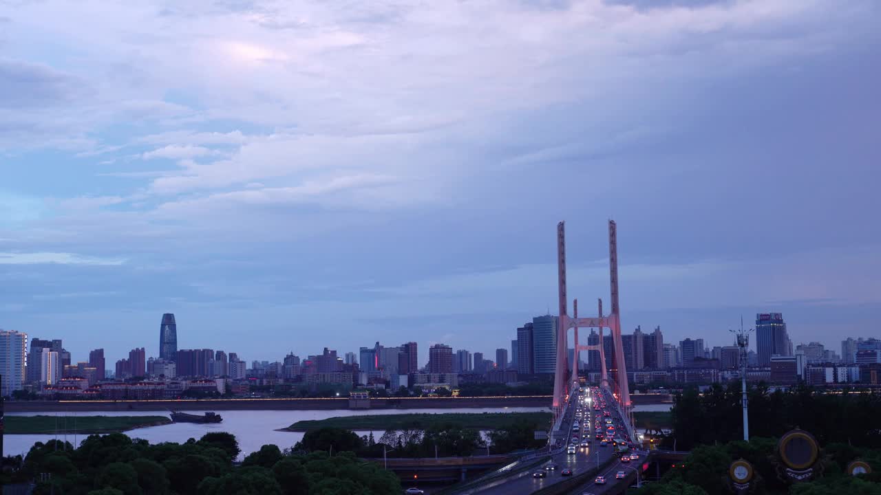 夜景大桥高速公路车辆繁忙视频素材