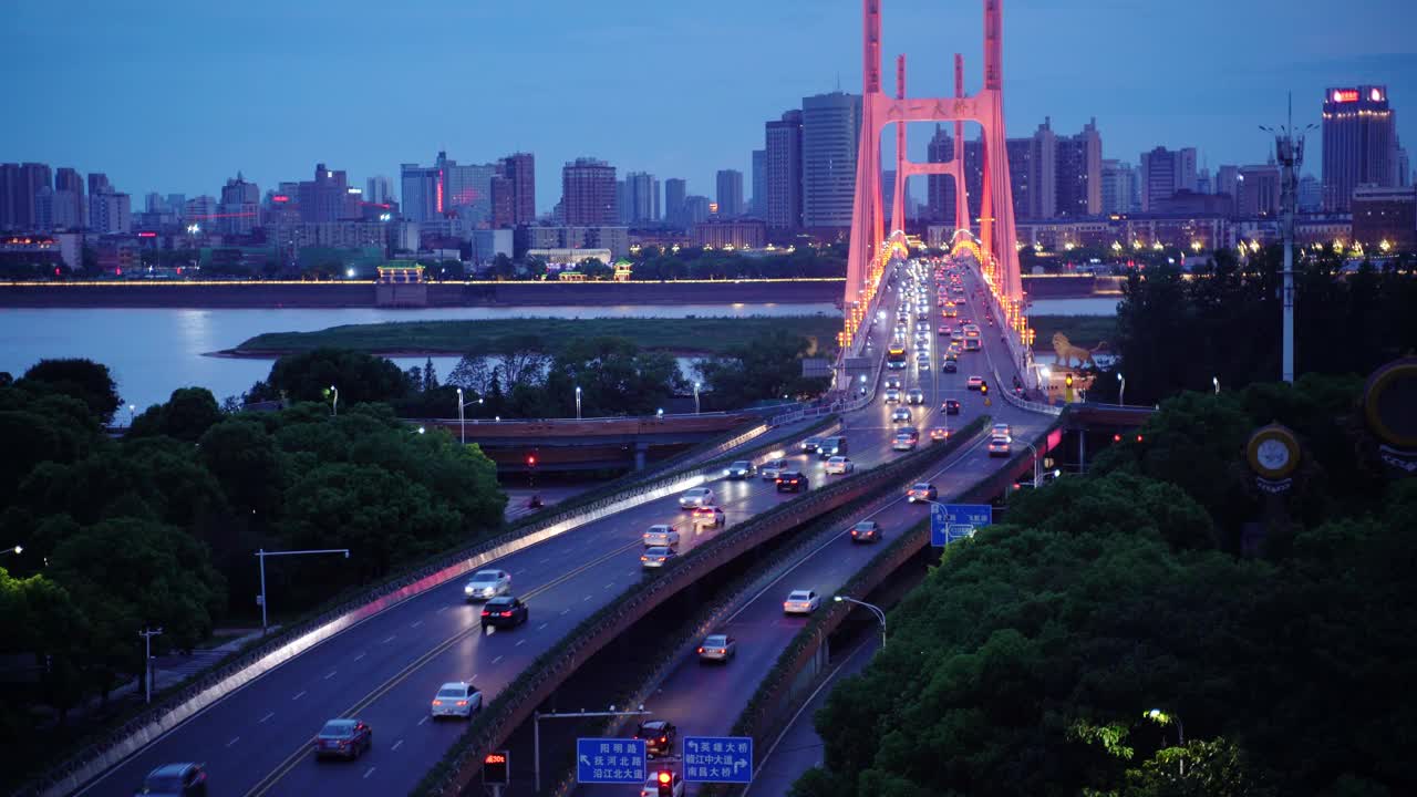 夜景大桥高速公路车辆繁忙视频素材