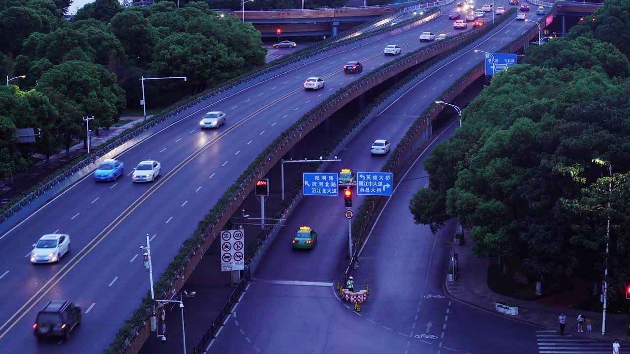 夜景大桥高速公路车辆繁忙视频素材