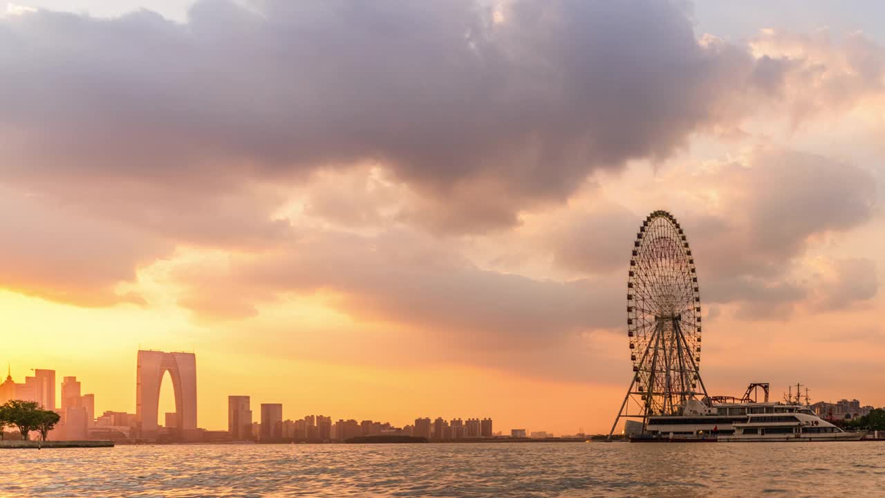 日日夜夜的城市风光，时光流逝视频素材