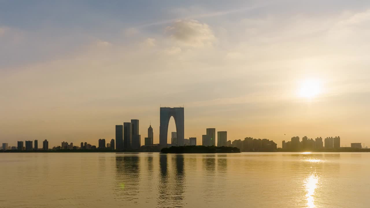 白天和夜晚城市景观，时间流逝视频素材