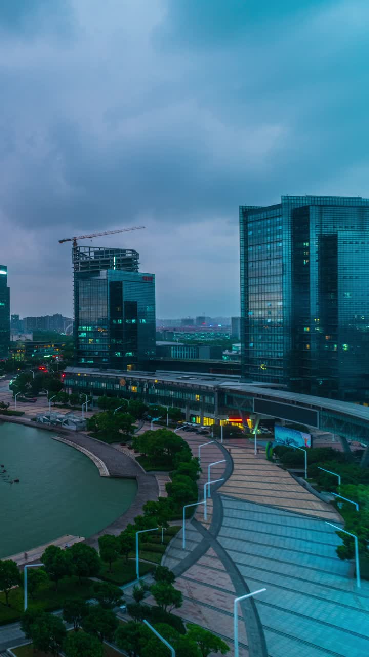 白天和夜晚城市景观，时间流逝视频素材