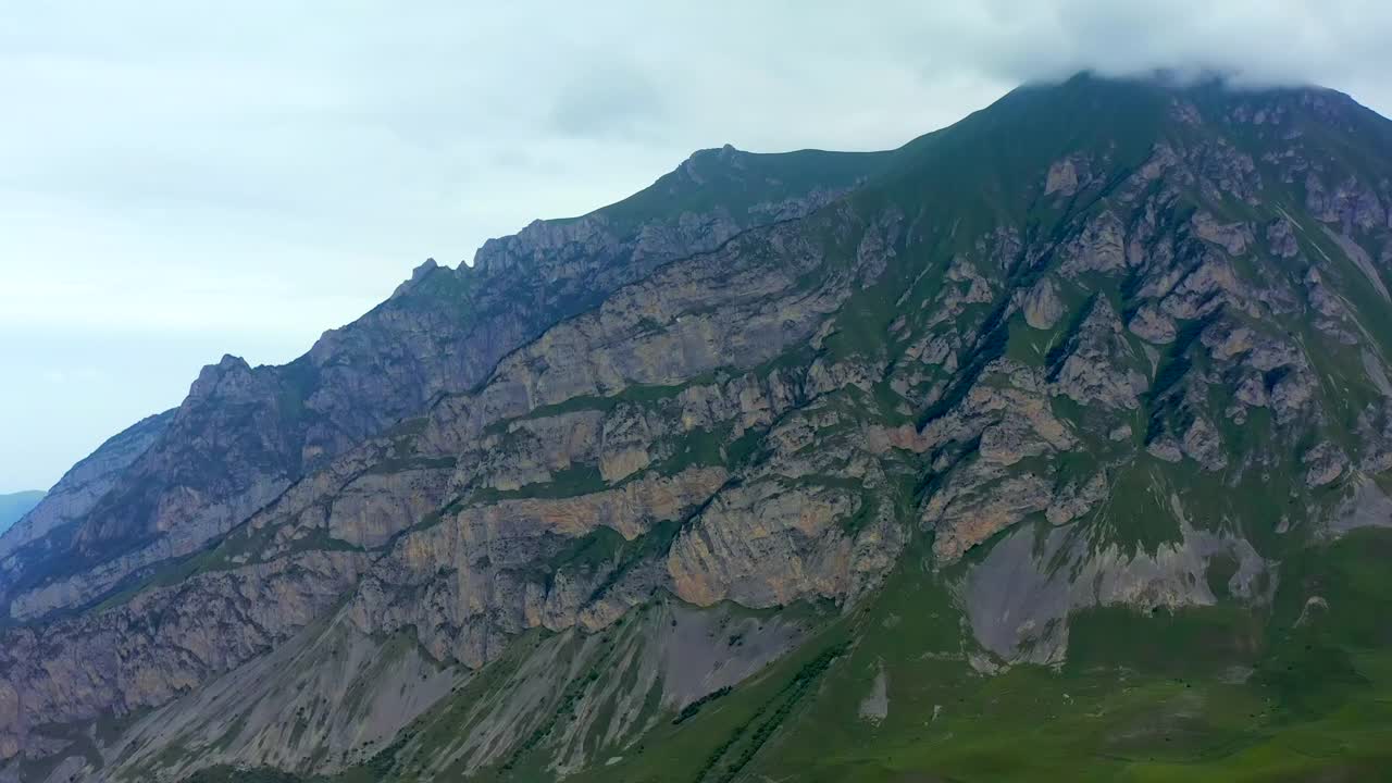 北高加索山脉的岩石视频素材