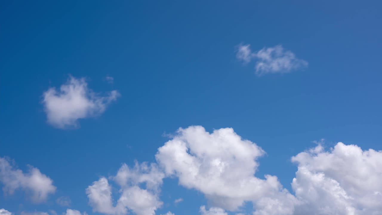 运动云蓬松的云天空时间流逝惊人的镜头云景时间流逝云时间流逝自然4k概念自然背景和旅行。的网站。环境视频素材