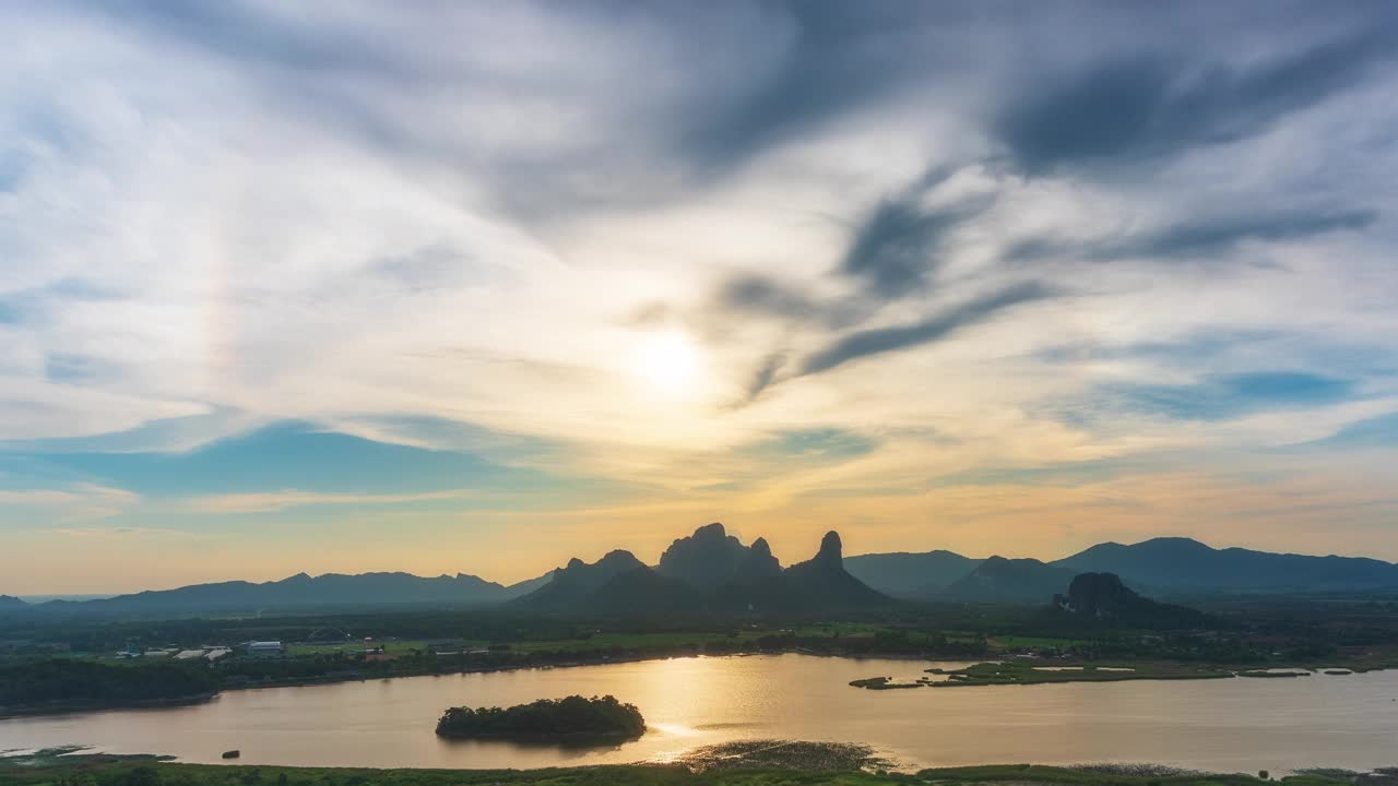 日落的时间推移，以一个view of Phu Sub Lhek, Lop Buri，泰国。视频素材