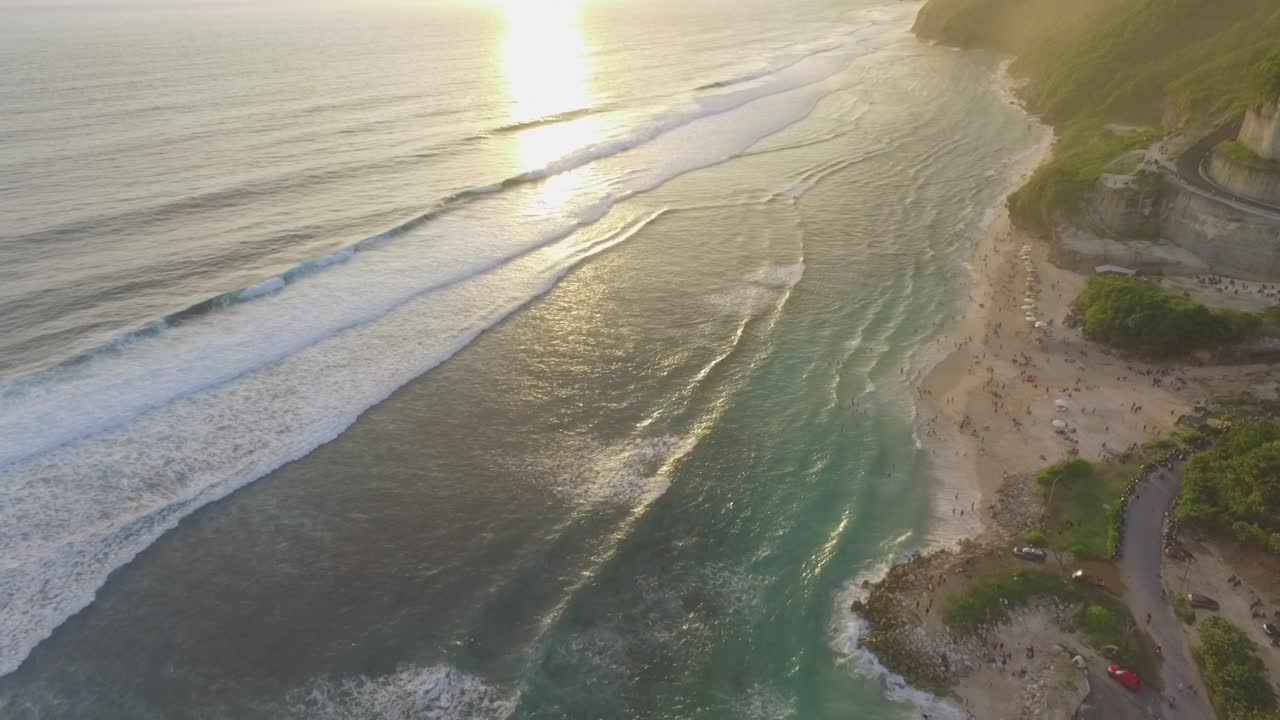 印度尼西亚巴厘岛，靠近大海的村庄视频素材