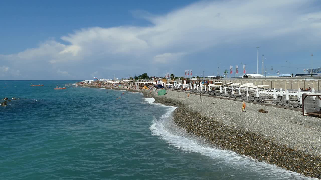 Imeretinsky度假胜地，索契，俄罗斯，08.08.2021，海滩视频素材