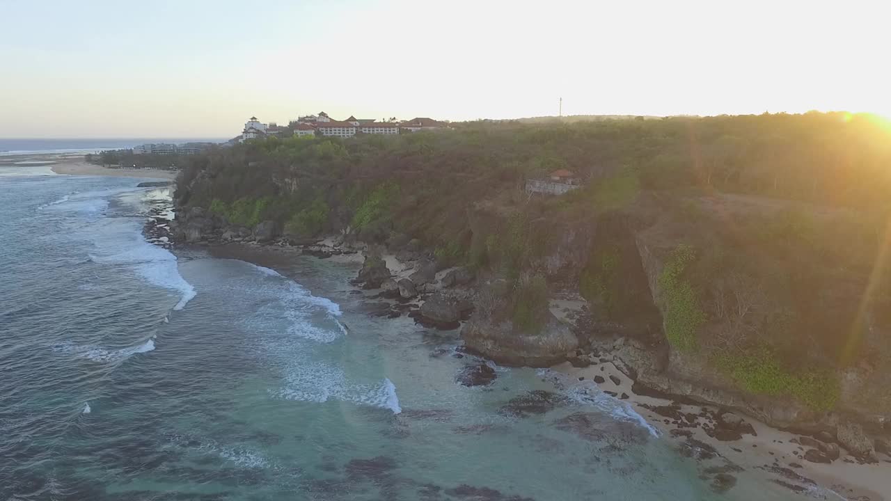 印度尼西亚巴厘岛的Pura geger海滩风景视频素材