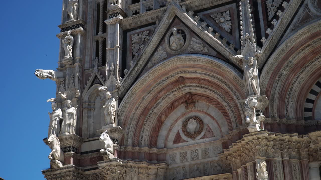 锡耶纳大教堂(Duomo di Siena)，供奉圣母升天视频素材