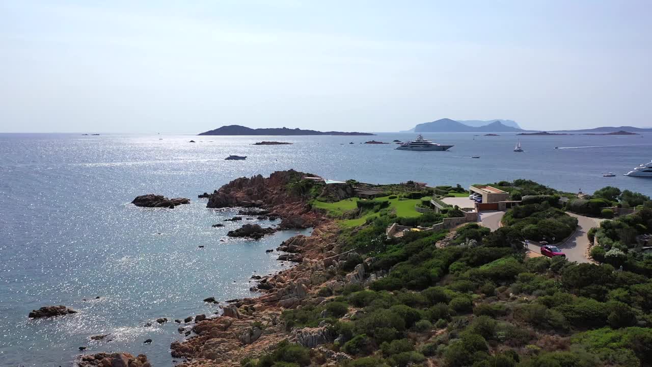 意大利罗马济诺撒丁岛的海岸、大海和翡翠海岸的岛屿。视频素材