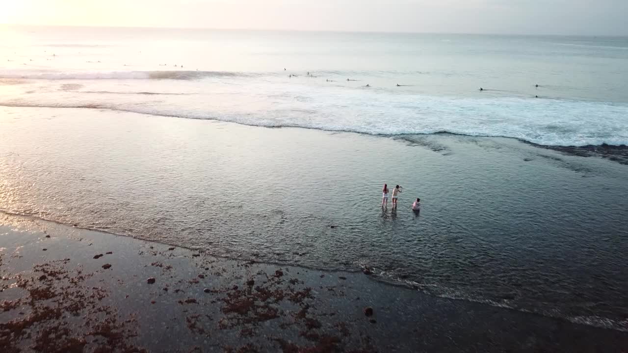 苏鲁班海滩/巴厘岛，印度尼西亚视频素材