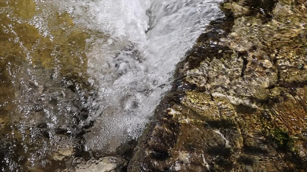 瀑布鸟瞰图视频素材