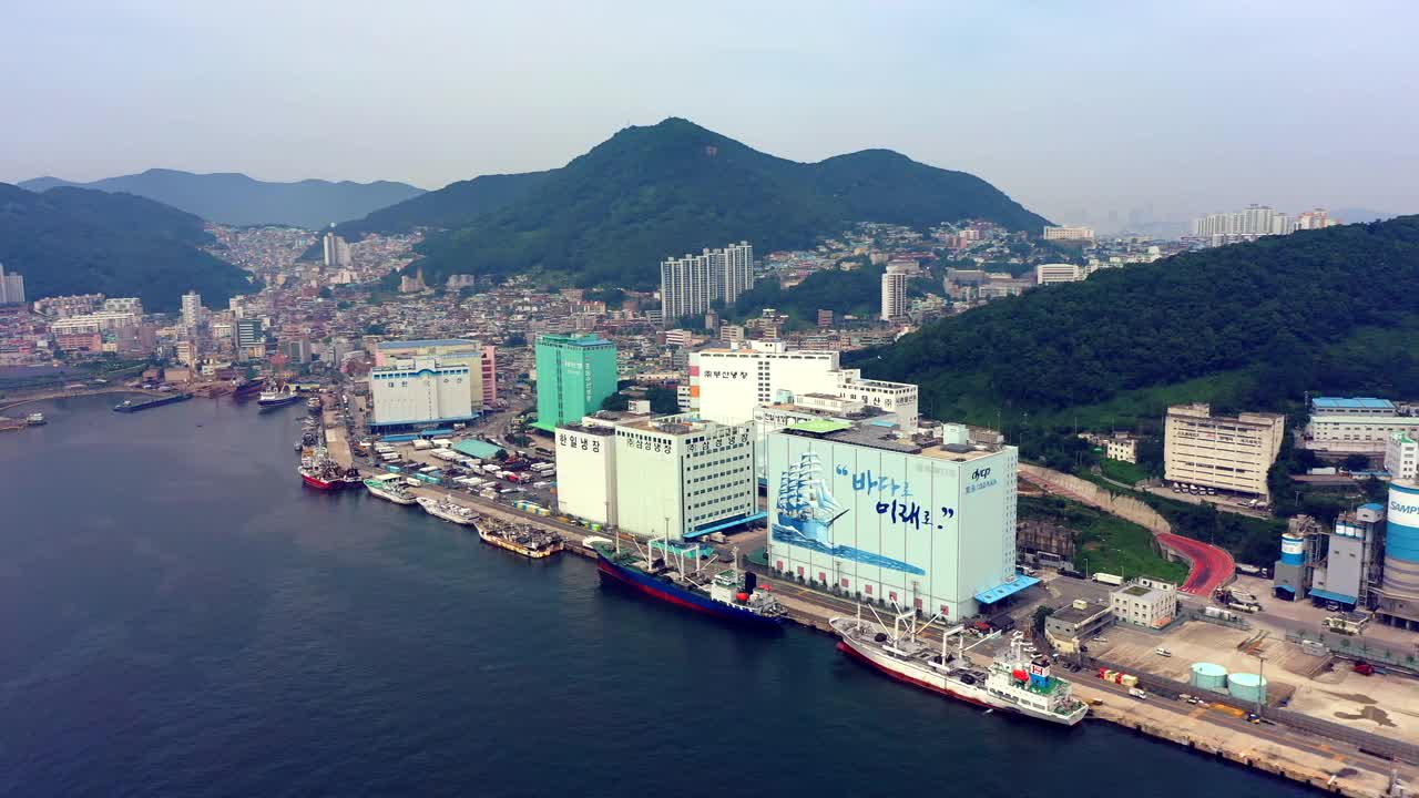 釜山沙下区甘川港冷库周围的风景视频素材