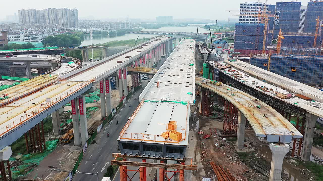 在建道路交叉口视频素材