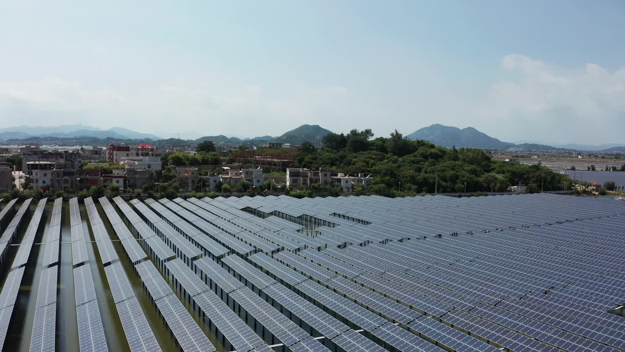 航空摄影太阳能电池板视频素材