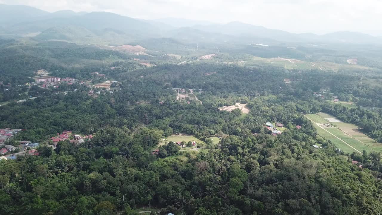 鸟瞰乡村小镇视频素材