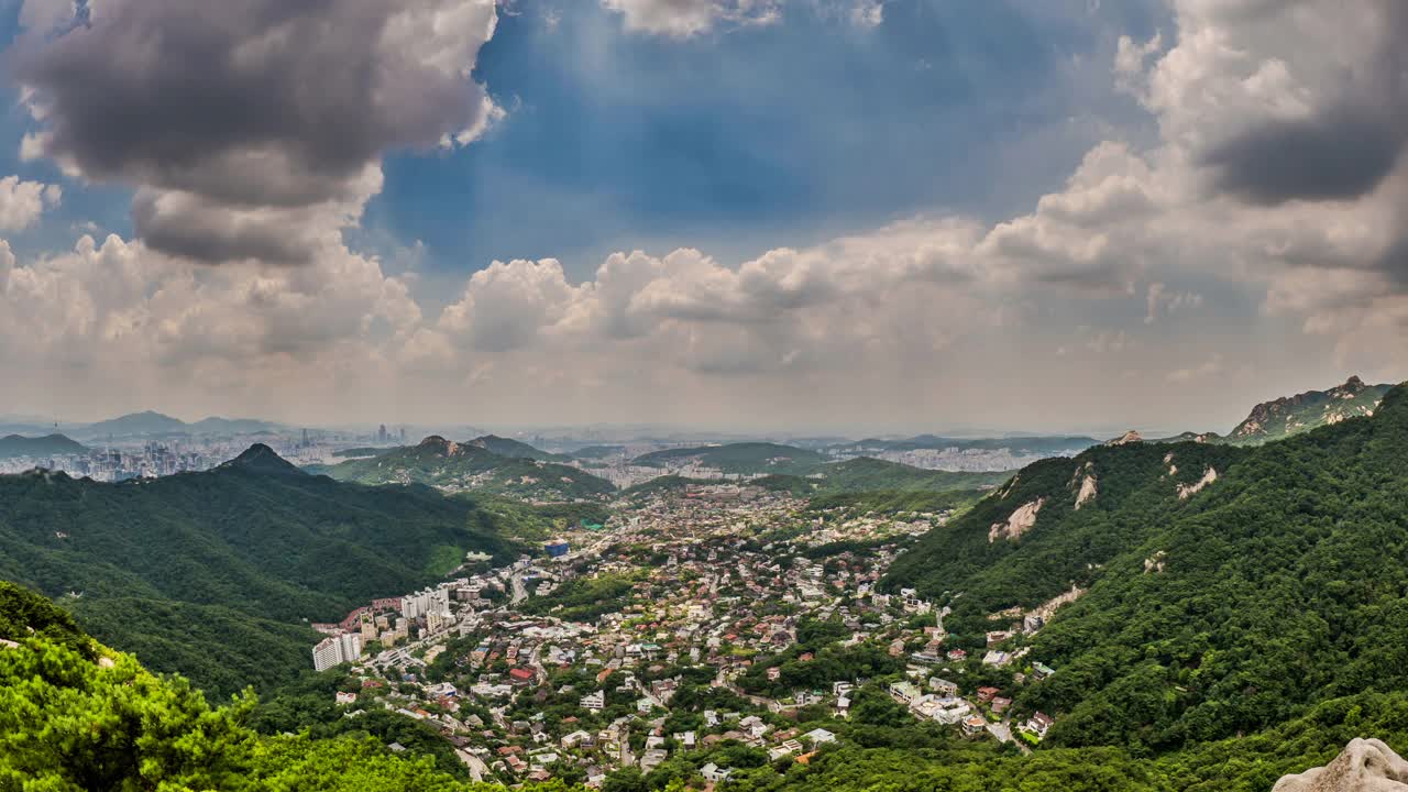 韩国首尔，平昌/钟路一带的乡村和市中心风光视频素材