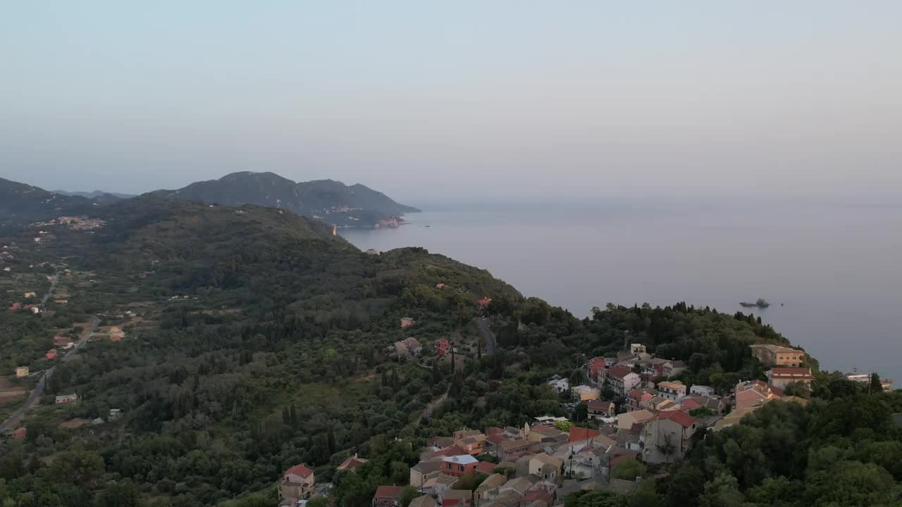 西海岸的佩雷卡斯村。科孚岛,希腊。视频下载