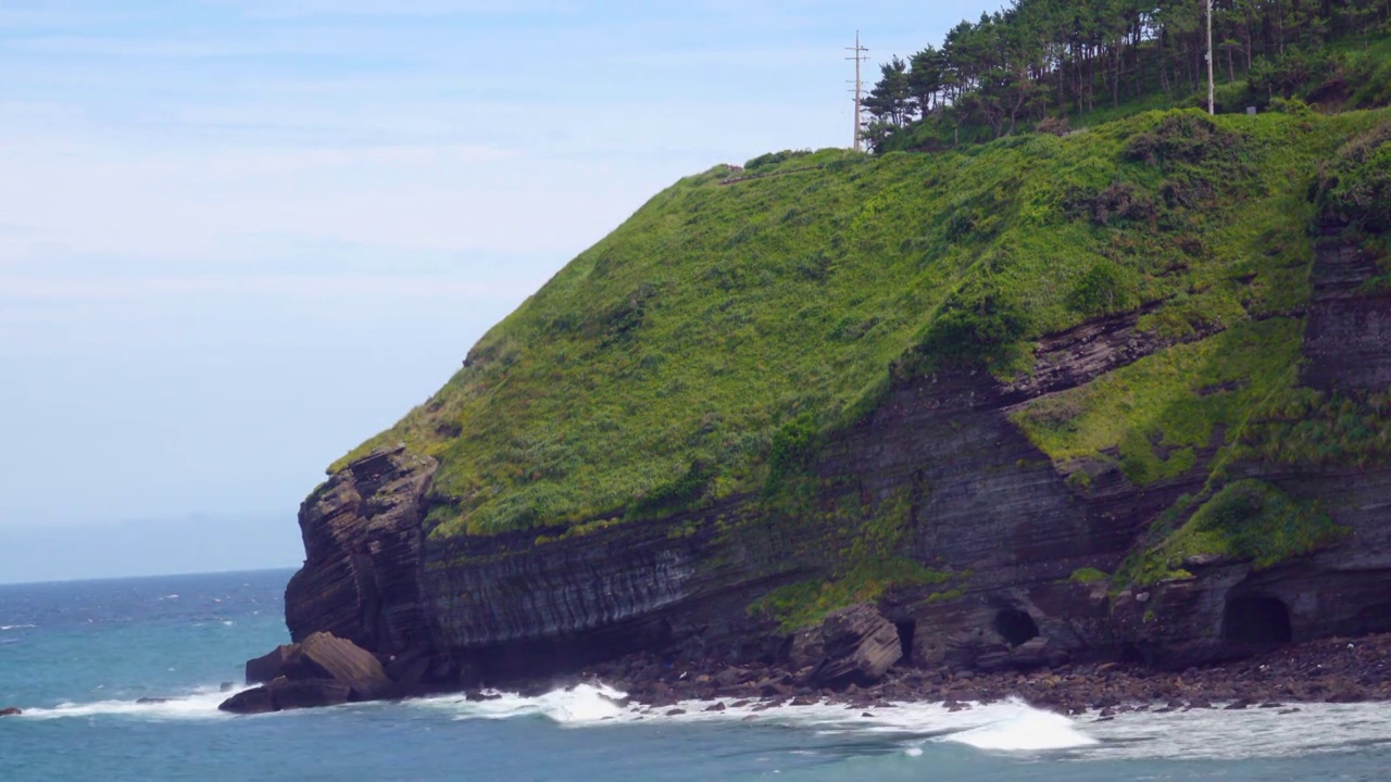 韩国济州岛松岳山/西归浦市松岳公园海景视频素材