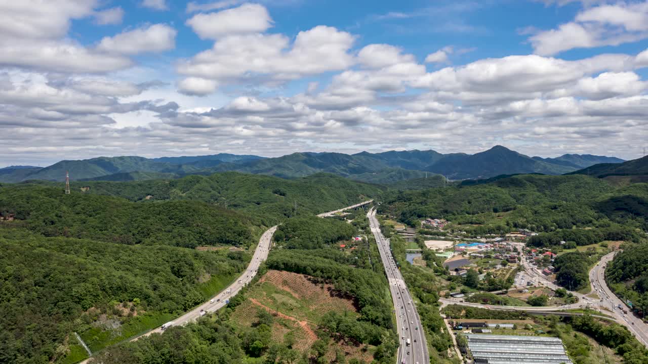 京畿广州市南汉山城郡中部高速公路视频素材