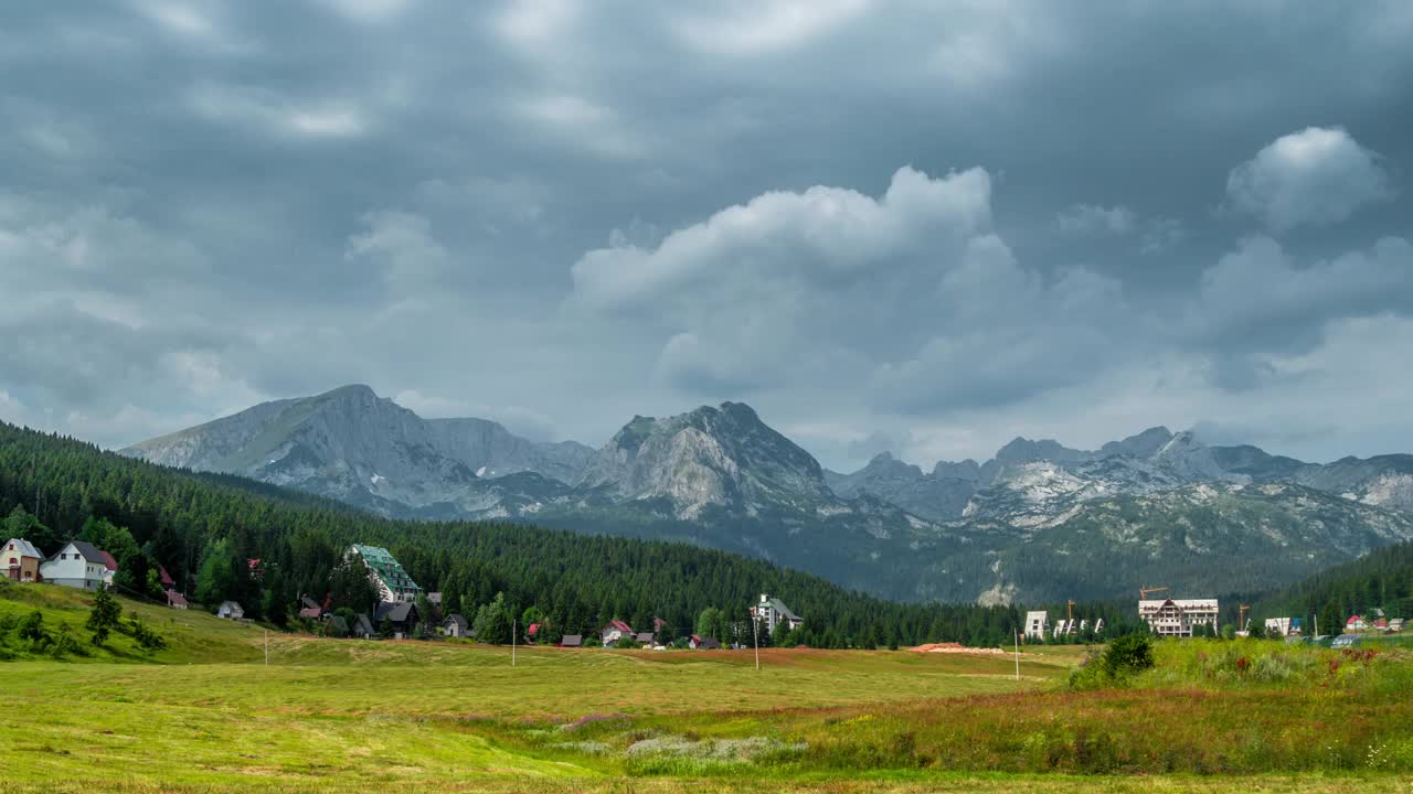 View mountains at Village Zabljak in Durmitor, Montenegro -旅游背景。间隔拍摄4 k。视频素材