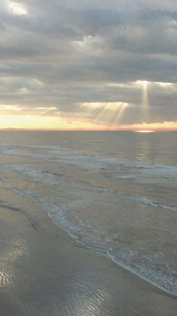 海滩上的日出视频下载