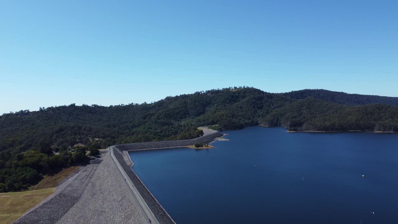 供水大坝鸟瞰图视频素材