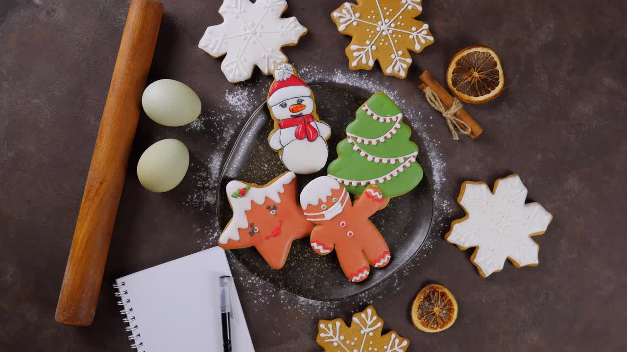 圣诞姜饼。制作圣诞饼干的过程。圣诞节的传统概念。视频素材