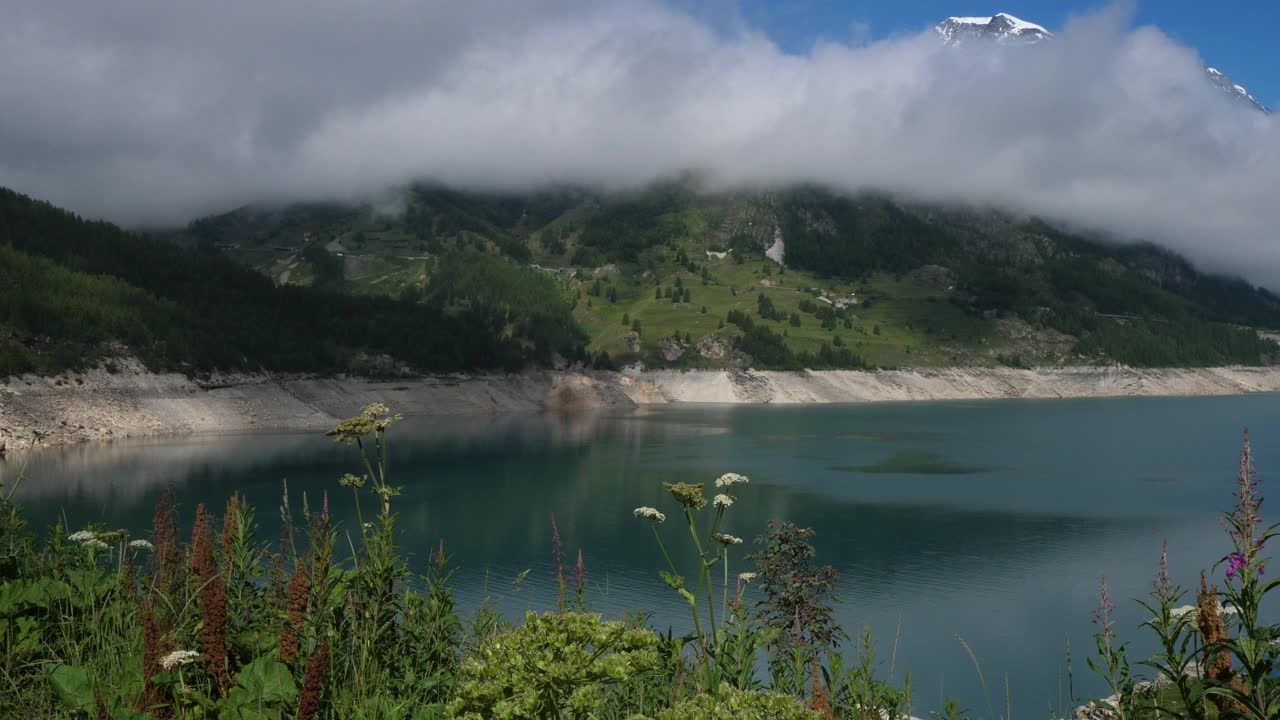 法国萨瓦省提涅湖，法国阿尔卑斯山视频素材