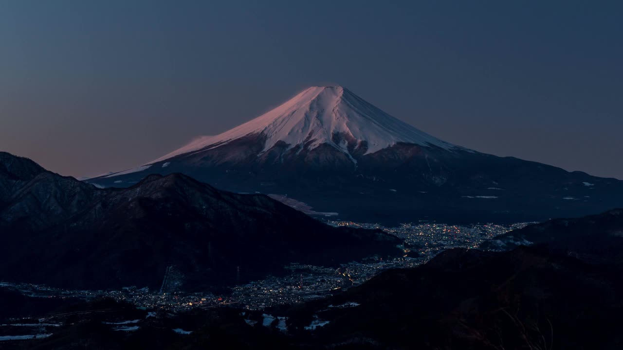 从大月市的高川山上拍摄的富士山视频素材