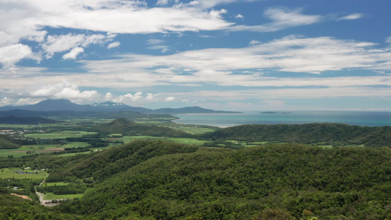 Mossman和Daintree雨林的鸟瞰图视频素材