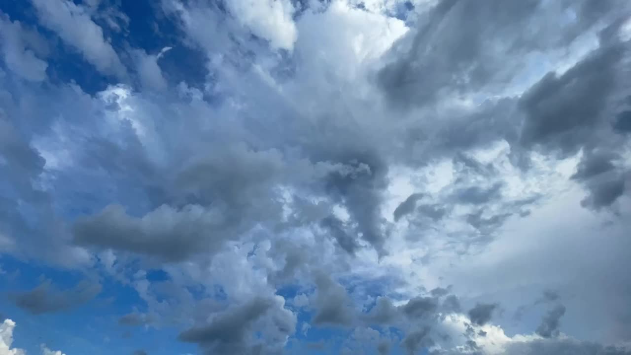 暴风雨的天空和闪电视频素材