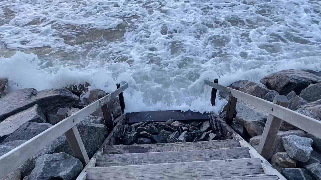 波维亚基姆海滩的海浪视频素材