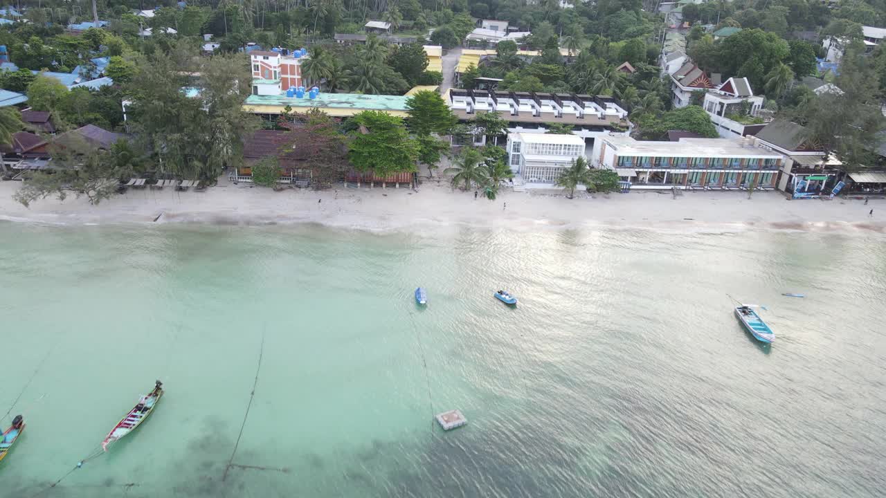 鸟瞰图的海洋和海滩，Koh Tao岛，泰国视频素材