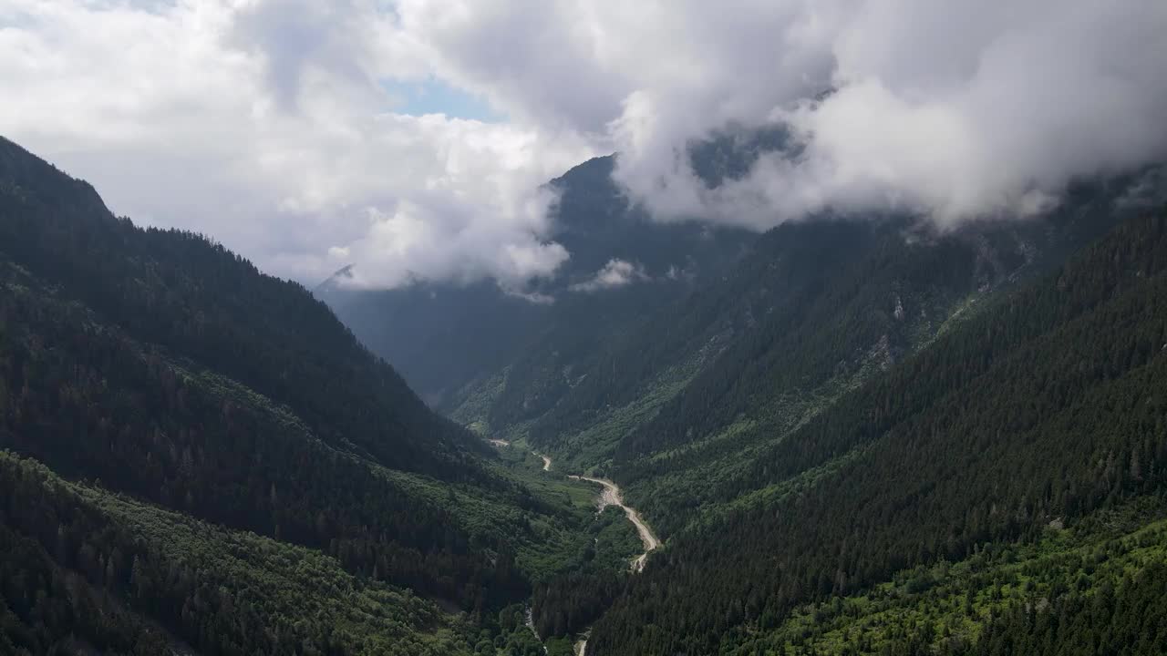 山村和高山草甸视频素材