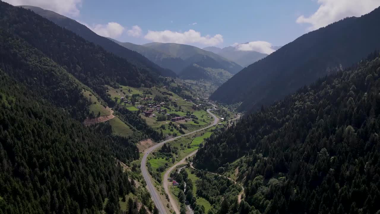 山村和高山草甸视频素材