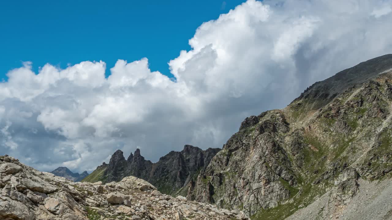 落基山脉上空的浮云视频素材